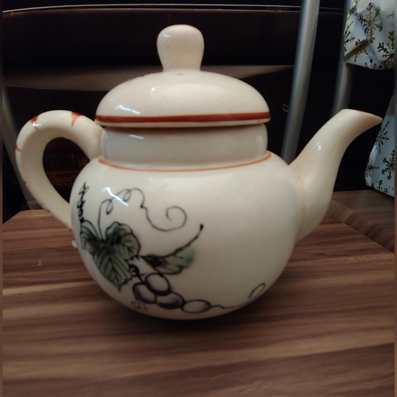 NASCO TEA POT w/grapes - Picture 2 of 5